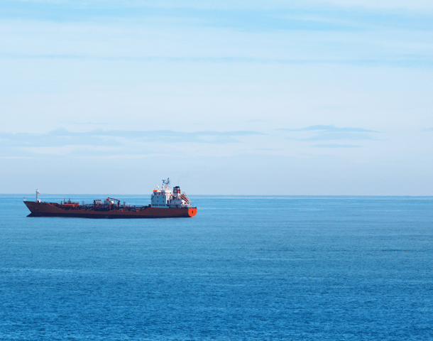 Oil tanker in ocean(1)